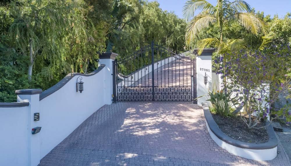 The Beach Cottage at Seasons in Malibu Gallery